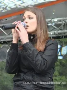 Martina Šindlerová - performances__Den Deti vo Vadicove__DSC00127.jpg_600.jpg